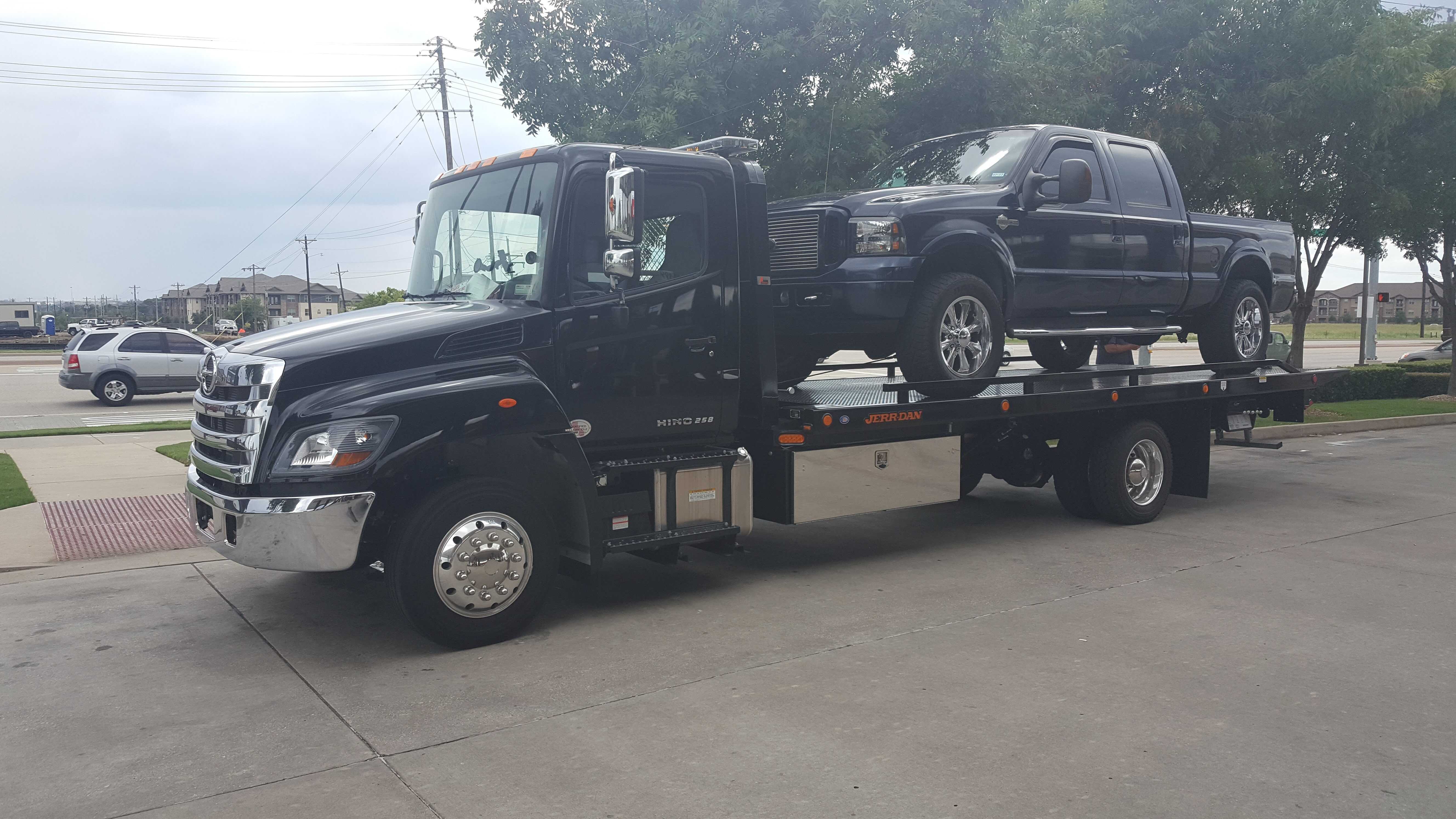 Flatbed Towing & Roadside Assistance business image in Dallas, TX